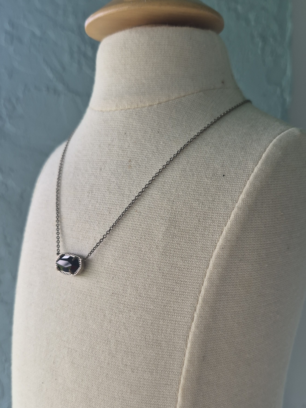 Kendra Scott Elisa pendant necklace
